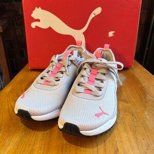 Puma womens PC Runner athletic workout sporty sneakers gray/pink 6